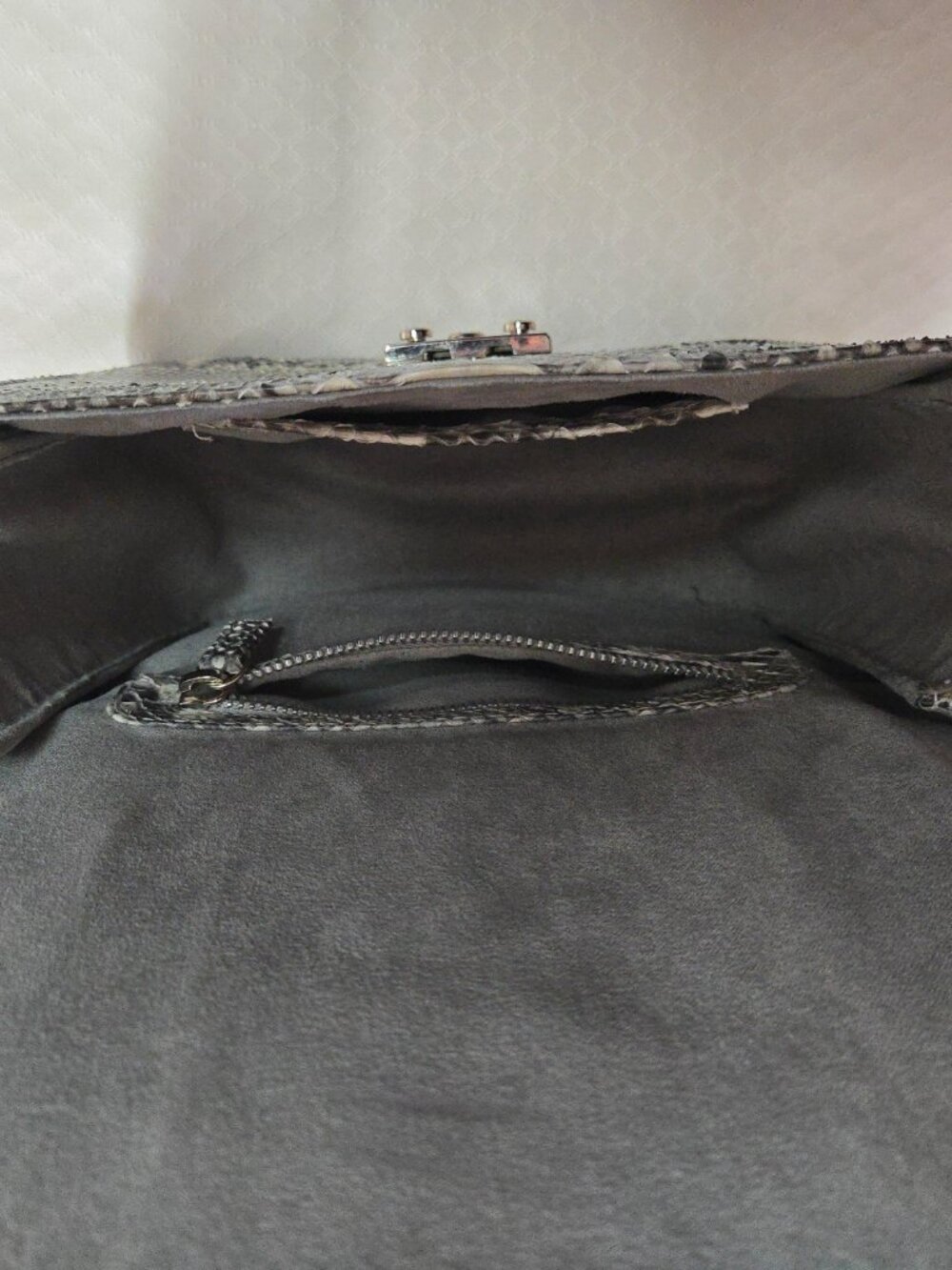 Python Handbag - Picture 10 of 10